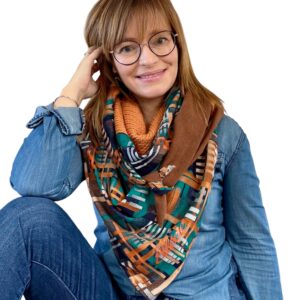 Ellécie crée des foulards élégants et uniques pour les femmes, alliant qualité et créativité. Chaque foulard est conçu en édition limitée avec une attention particulière à l’éthique et à l’originalité, offrant un accessoire qui permet à chaque femme de se sentir spéciale.